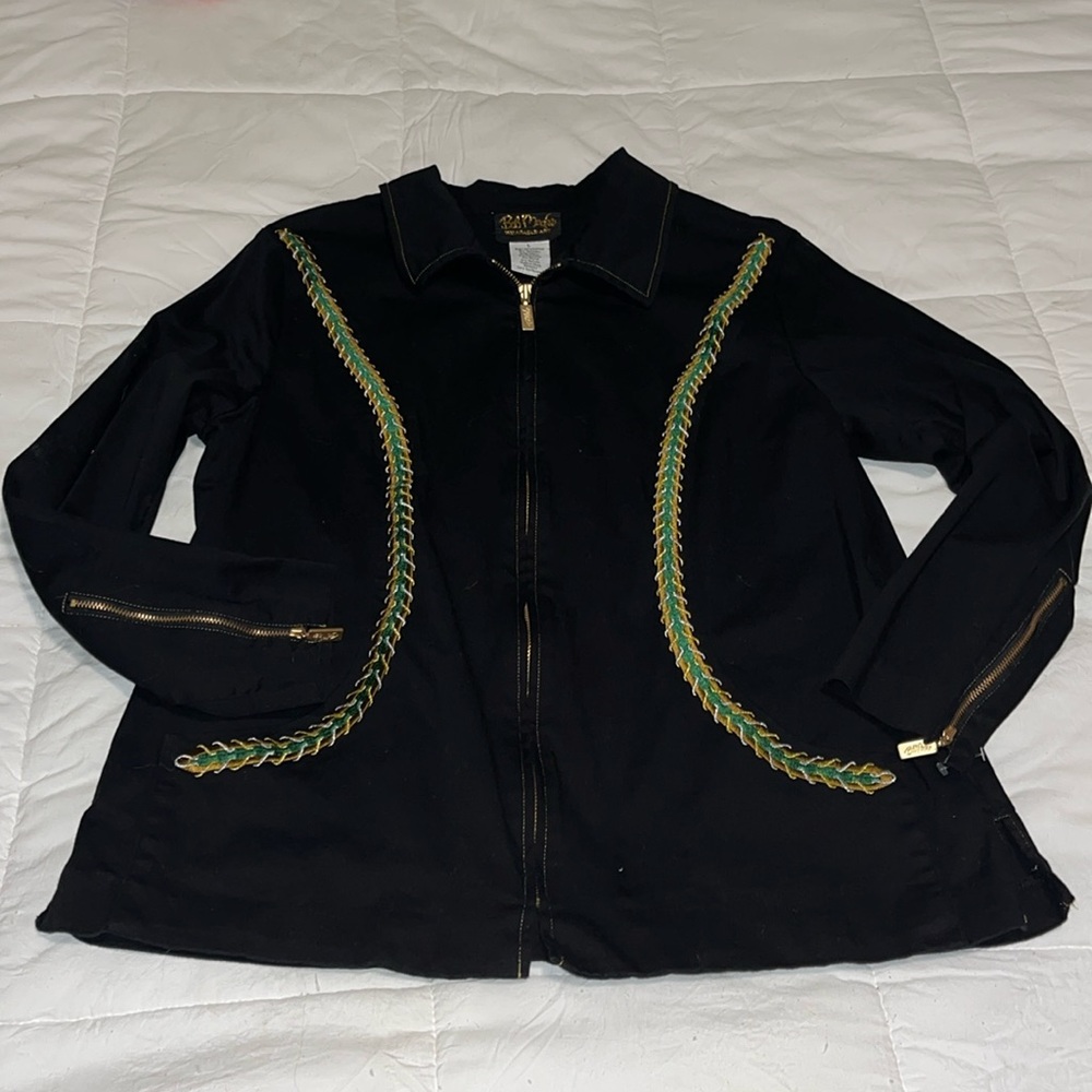 Bob Mackie women’s black blazer with beautiful green and gold embroidery size L